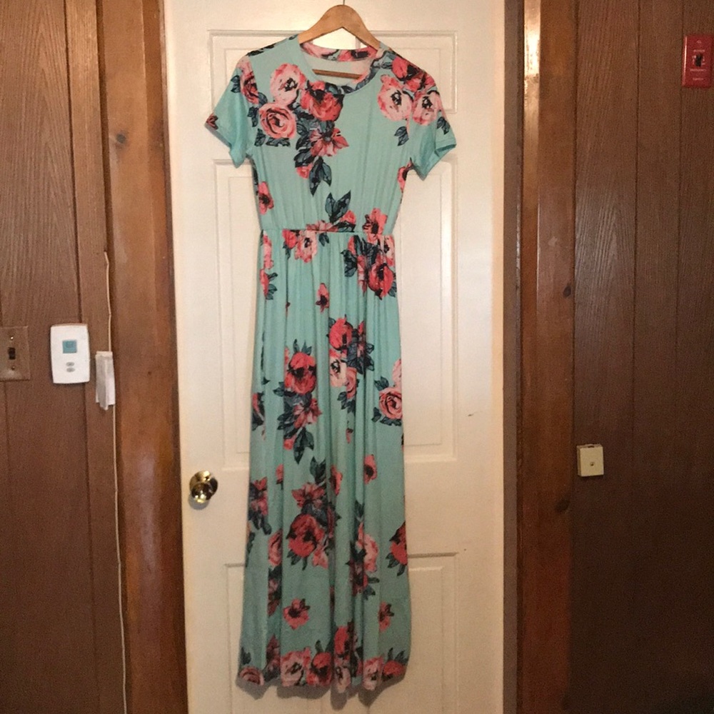 Never Worn lightweight floral maxi
